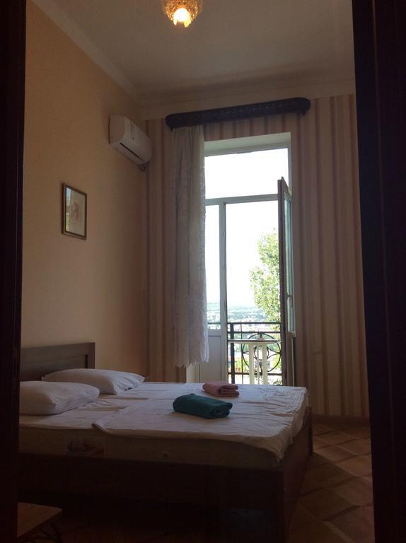 Griboedov Hostel & Suites Тбилиси Экстерьер фото