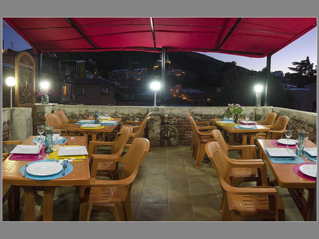 Griboedov Hostel & Suites Тбилиси Экстерьер фото