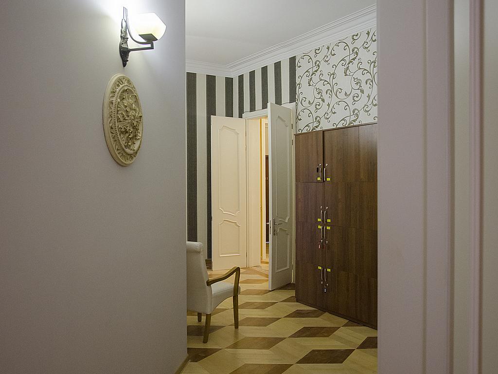 Griboedov Hostel & Suites Тбилиси Экстерьер фото