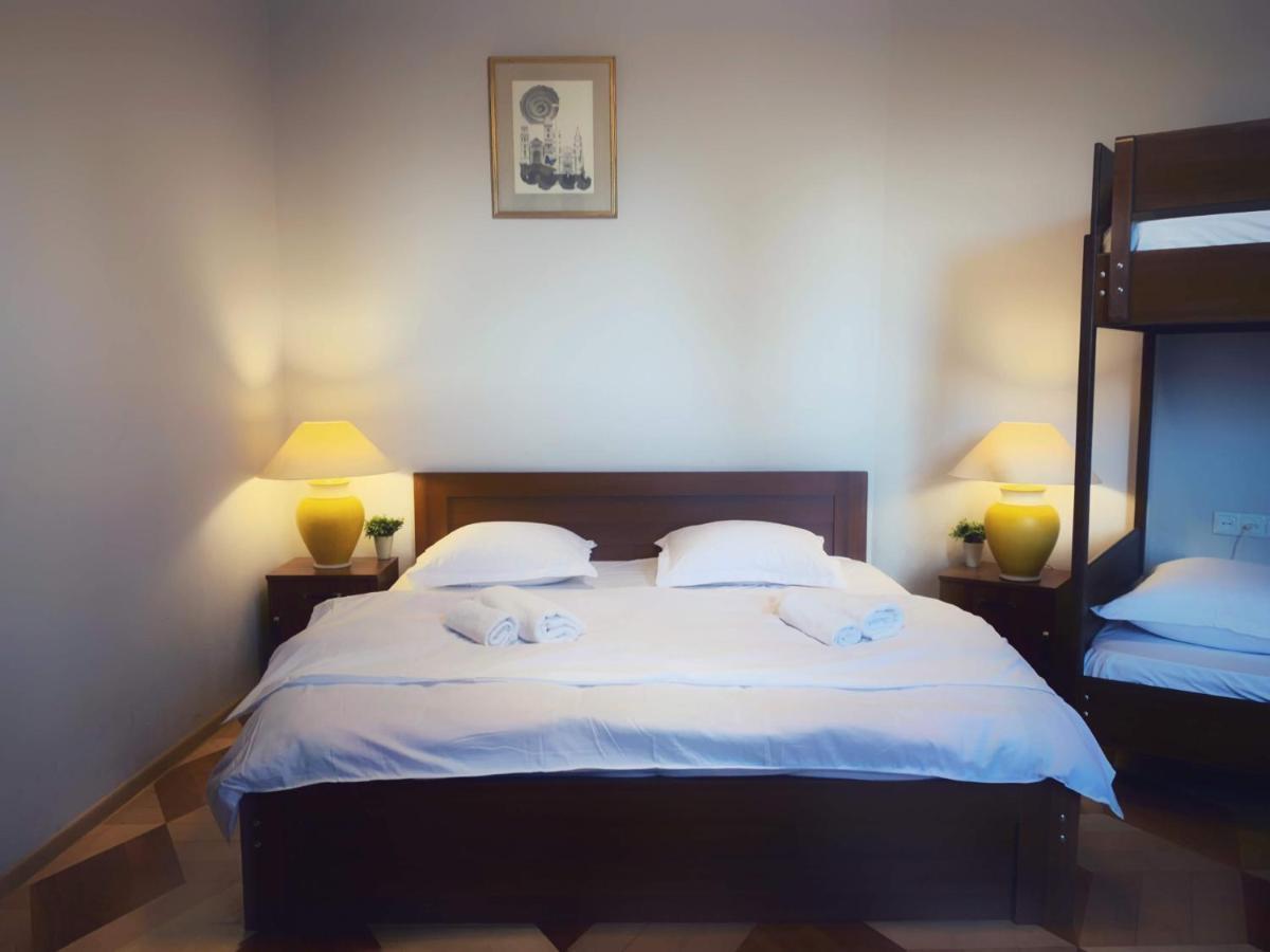 Griboedov Hostel & Suites Тбилиси Номер фото